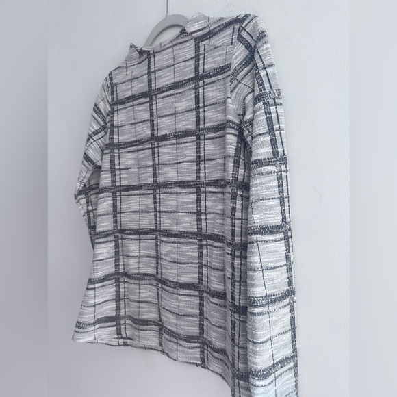 The Limited Blackk and White Plaid Top - Picture 2 of 7